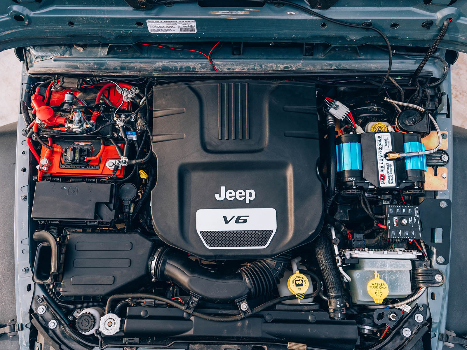 Второй аккумулятор на JEEP Wrangler JK 