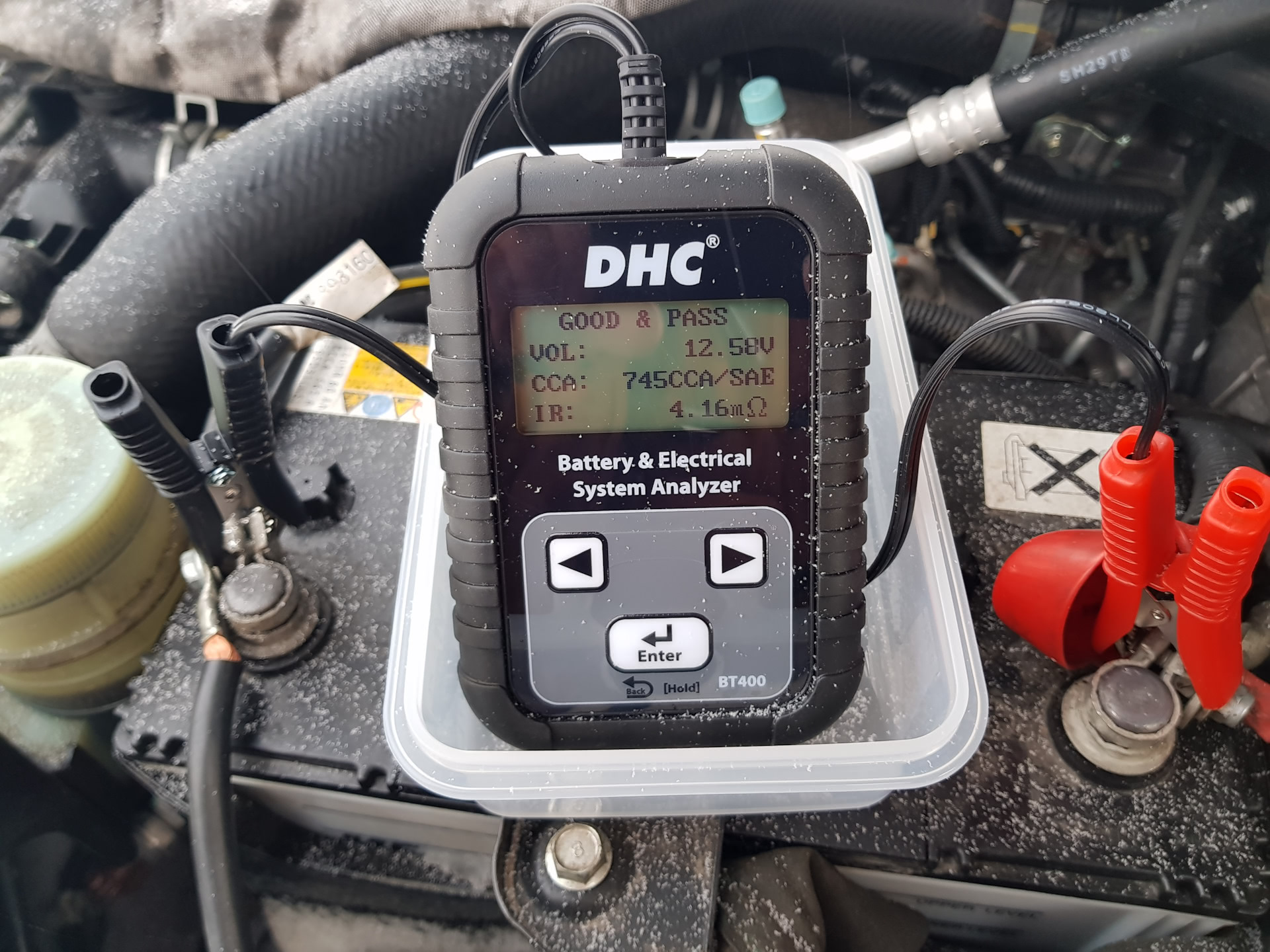 Тестер аккумуляторных батарей DHC BT400