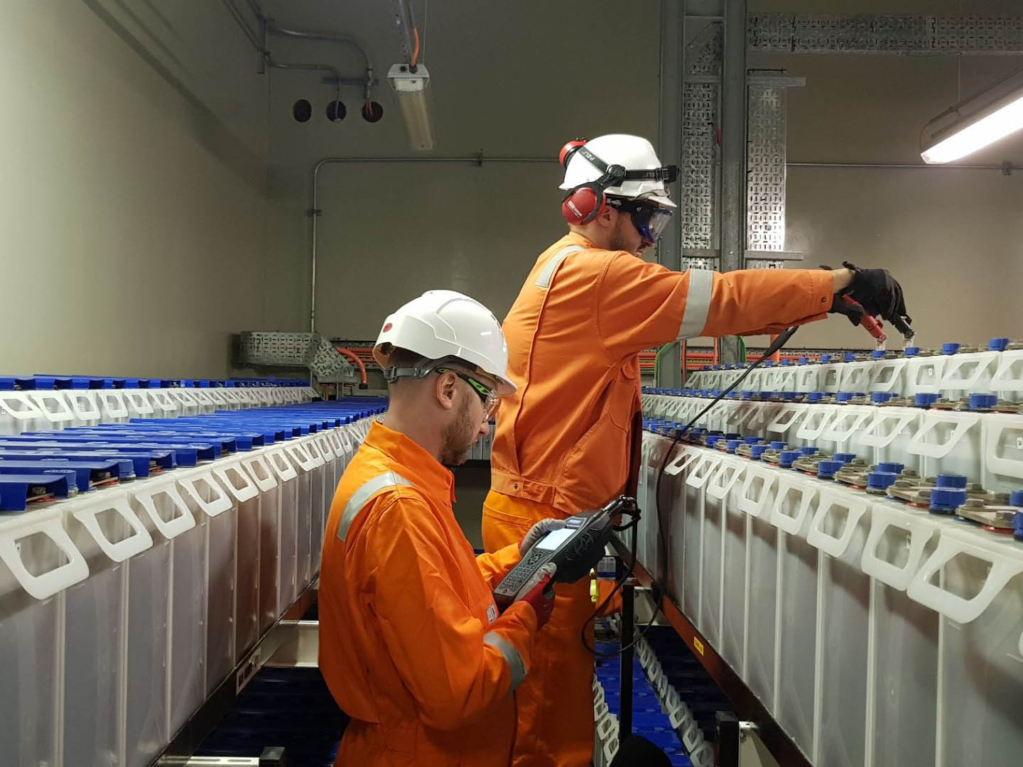 Бесперебойное питание и аудит АКБ для промышленности