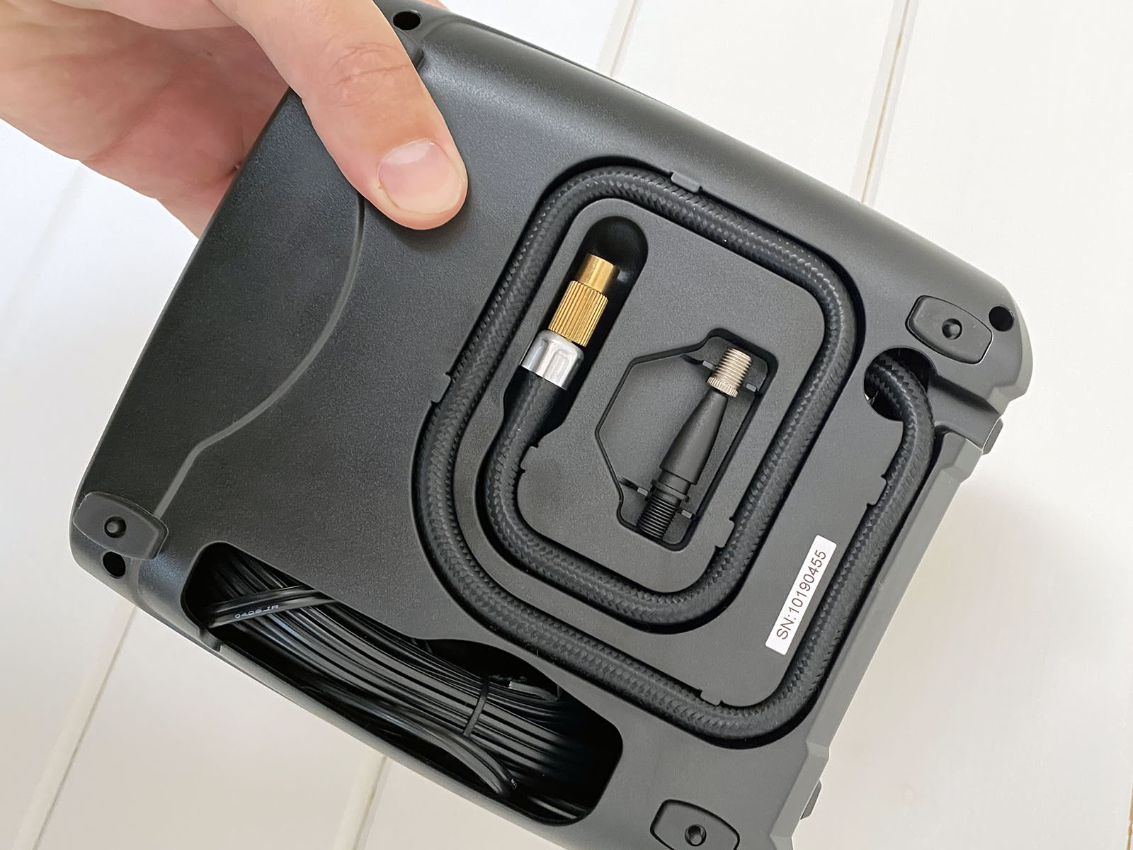 Компактный и удобный автомобильный компрессор