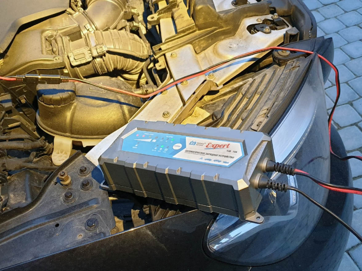 Можно ли заряжать аккумулятор не снимая с авто