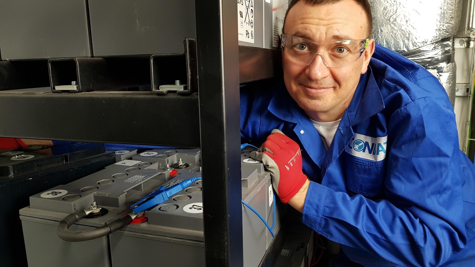 CONBAT надежное оборудование для проведения работ по обслуживанию АКБ